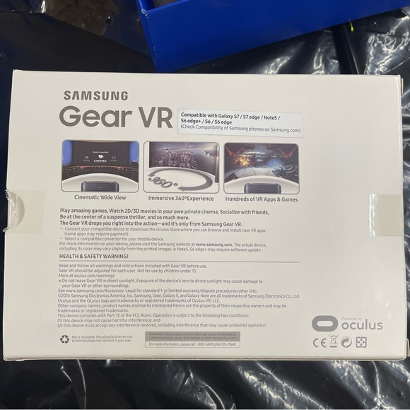 Lightly Used Samsung Gear VR Headset SM-R323 Oculus 2016 Galaxy Virtual Reality - Picture 4 of 6